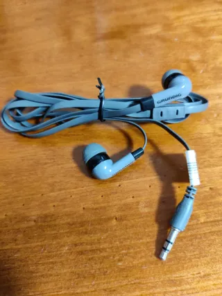 Auriculares de diversas marcas Samsung, Nokia, etc