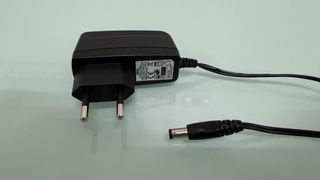 Switch ZyXEL GS-1200 8 Puertos Gigabit + Adaptador