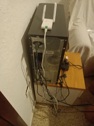 Monitor Samsung Negro y Teclado