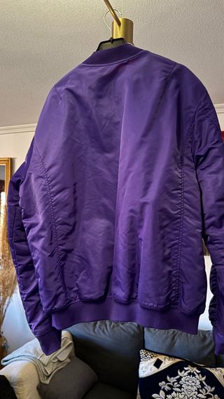 Chaqueta bomber Pull&Bear morada