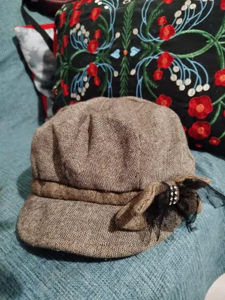 Cappello donna marrone con fiocco