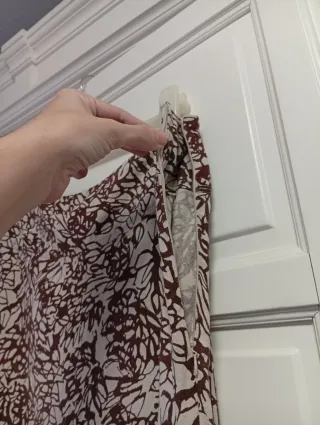 Falda estampada beige y marrón