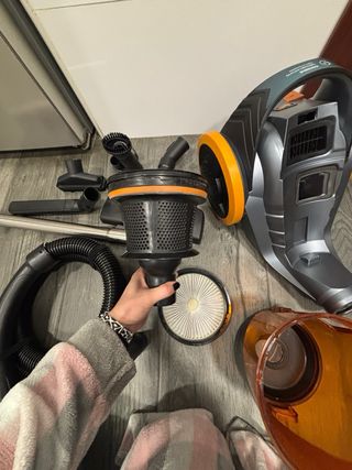 Aspiradora Cecotec con accesorios