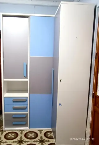 Armario juvenil esquinero