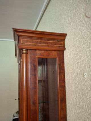 Vitrina clásica madera cristal