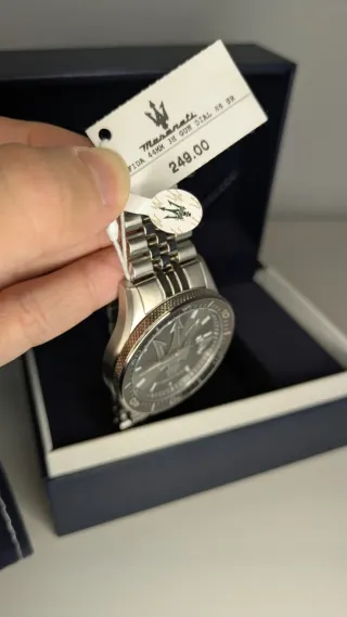 Reloj Maserati plateado