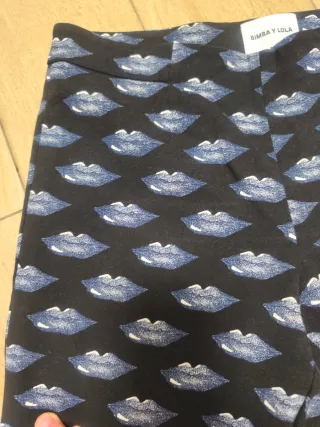 Pantalón Bimba y Lola estampado labios