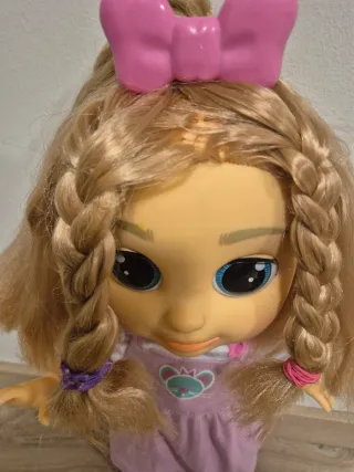 Muñeca PekeBaby Mía Imc Toys