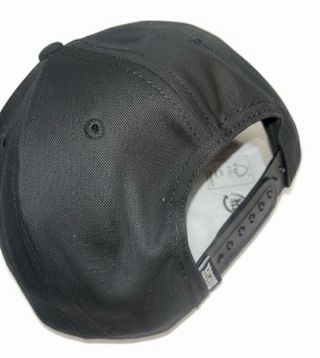 Gorra Diesel Vintage 90s Logo Relieve Roja Negra