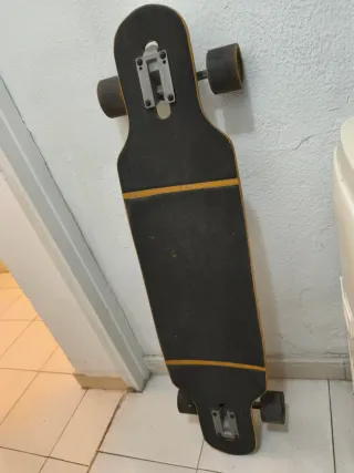 Skate Longboard con Diseño Abstracto