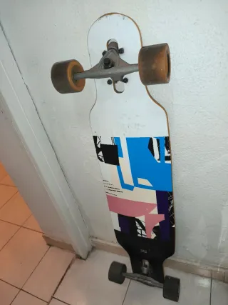 Skate Longboard con Diseño Abstracto