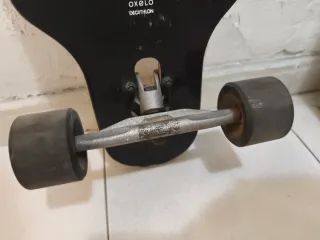 Skate Longboard con Diseño Abstracto