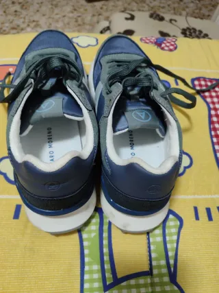 Zapatillas Álvaro Moreno deportivas azules y verde