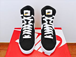 NIKE BLAZER MID '77 SUEDE