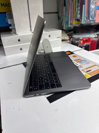 MacBook Pro 13 16GB 256GB 2019