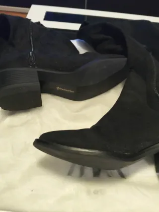 Botas mosquetero Stradivarius negras