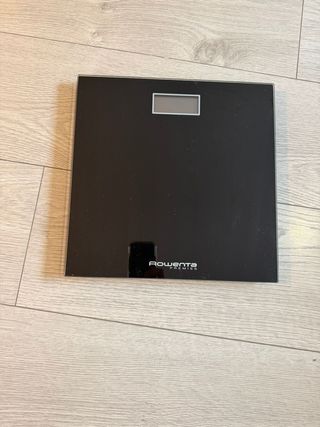 Báscula Rowenta Negra