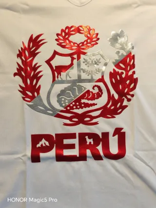 Camiseta Perú Escudo Nacional Talla Única