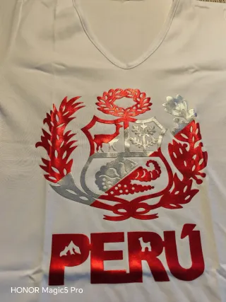 Camiseta Perú Escudo Nacional Talla Única