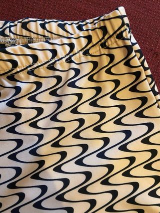 Pantalón campana elástico estampado