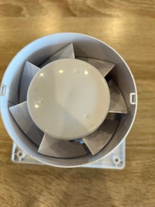 Extractor de baño nuevo+2 enchufes+2 clavijas