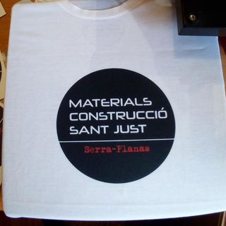 Ropa laboral, camisetas, sudaderas.