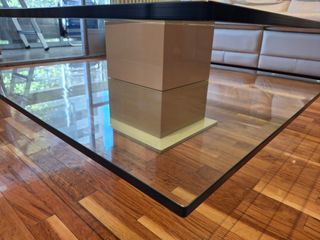 Mesa centro cristal moderna base dorada