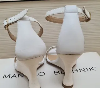 Sandali Manolo Blahnik bianchi