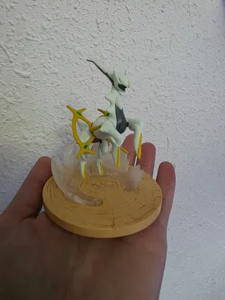Figura Pokémon Arceus 8 cm