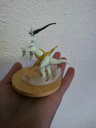 Figura Pokémon Arceus 8 cm