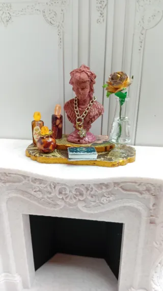 Decorazione barocca casa delle bambole