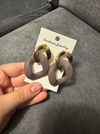 Pendientes marrones y dorados