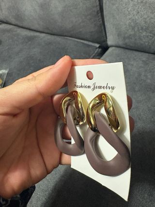 Pendientes marrones y dorados