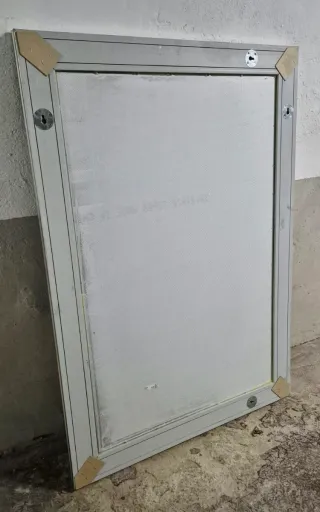 Gran espejo decorativo marco acanalado 131 cms