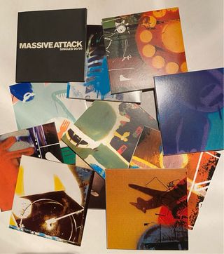 MASSIVE ATTACK Singles 90/98 CD Box Set de segunda mano por 85 EUR