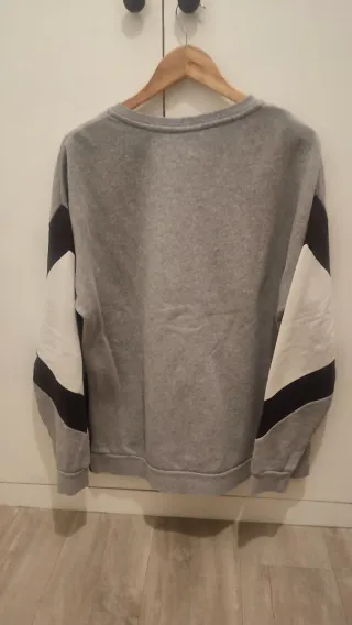 Sudadera Nike Gris y Blanca