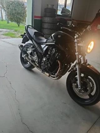 Suzuki Bandit 650 Naked