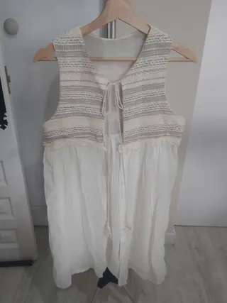 Chaleco de punto con flecos