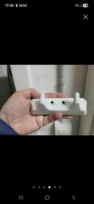 Colgadores de cerámica blancos