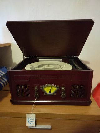 Tocadiscos + Radio Vintage (NUEVO A ESTRENAR)
