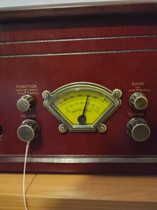 Tocadiscos + Radio Vintage (NUEVO A ESTRENAR)