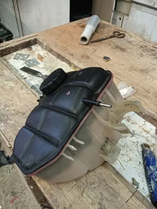 Depósito de agua Mercedes