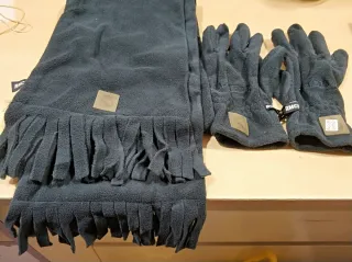 Conjunto Bufanda y Guantes Real Madrid Polar