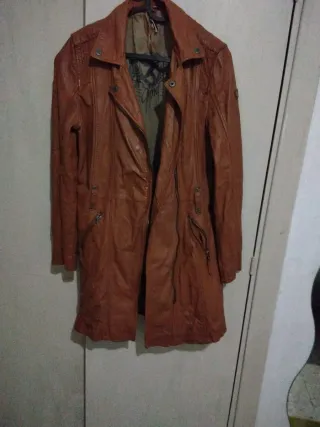 Chaqueta de cuero marrón