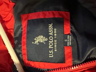 Chaleco marca Polo color Rojo