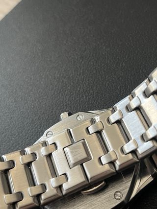 Reloj  AP Negro/Plateado PRECIO NEGOCIABLE