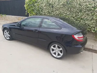 Mercedes-Benz Clase C 2005