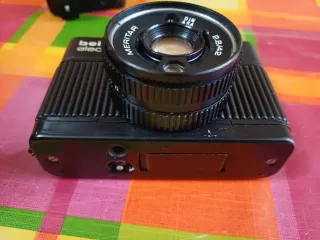 cámara Balrette electrónica negra con flash