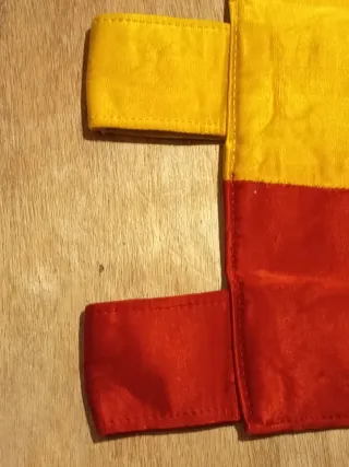 Bandera España Satén 38x30 cm con Trabillas