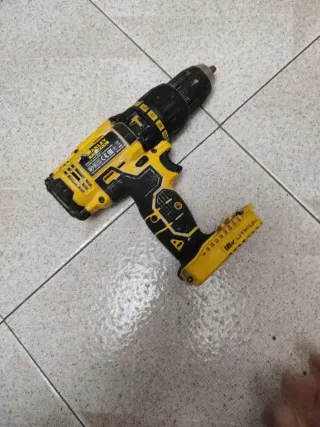 Taladro Percutor Stanley Fatmax 18V ABATERÍA